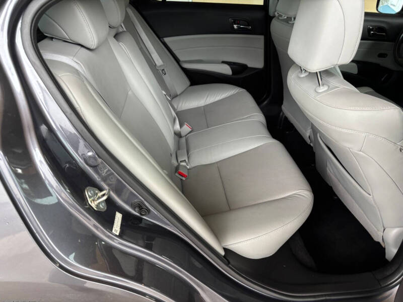 2017 Acura ILX w/Premium