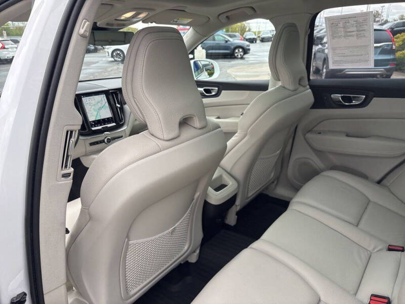 2023 Volvo XC60 B5 Plus Bright Theme