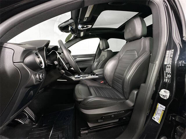 2023 Alfa Romeo Stelvio Veloce