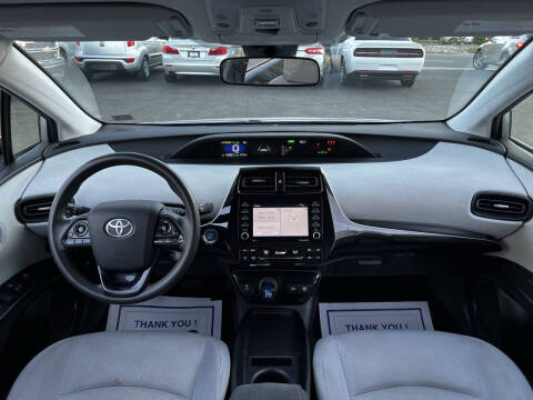 2022 Toyota Prius LE