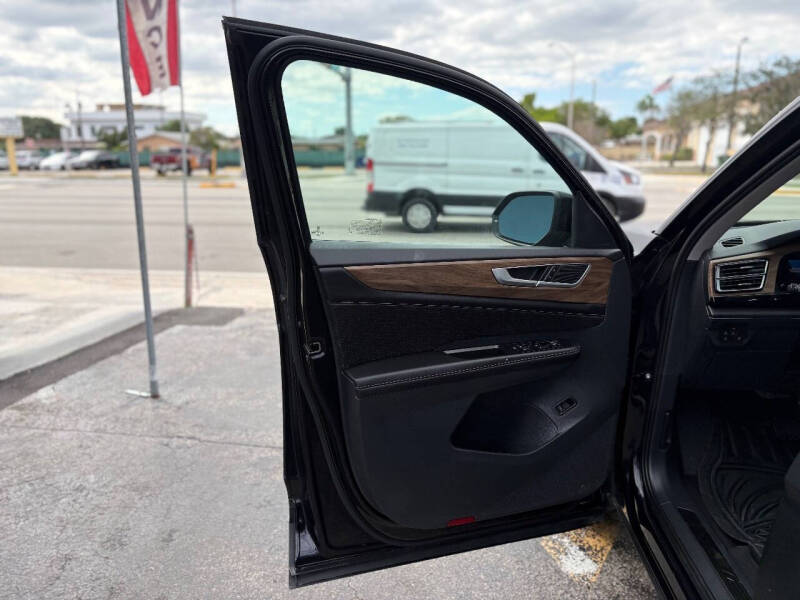 2024 Volkswagen Atlas SE