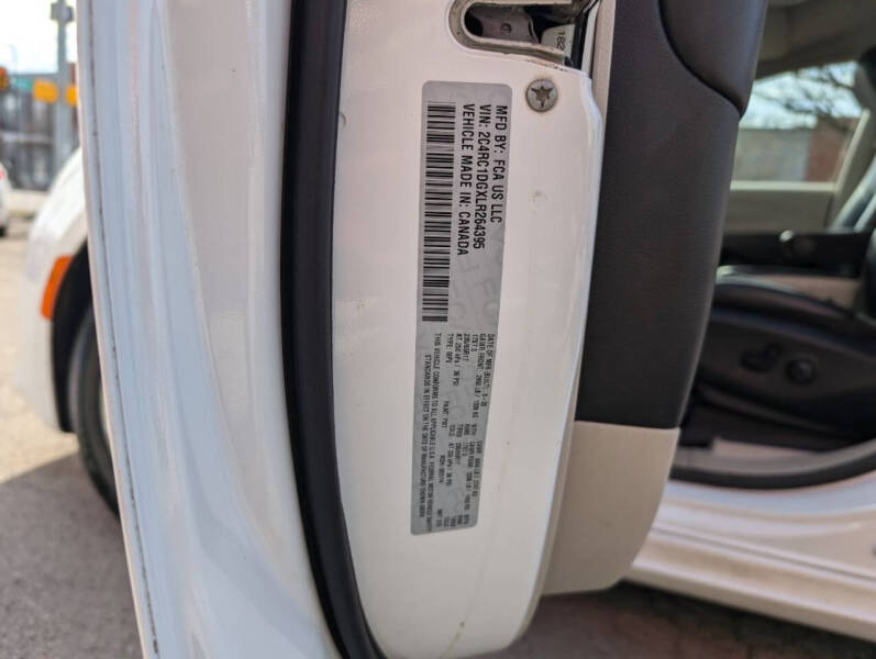 2020 Chrysler Voyager LXi