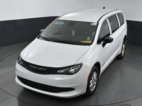 2025 Chrysler Voyager LX