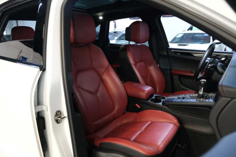 2017 Porsche Macan S