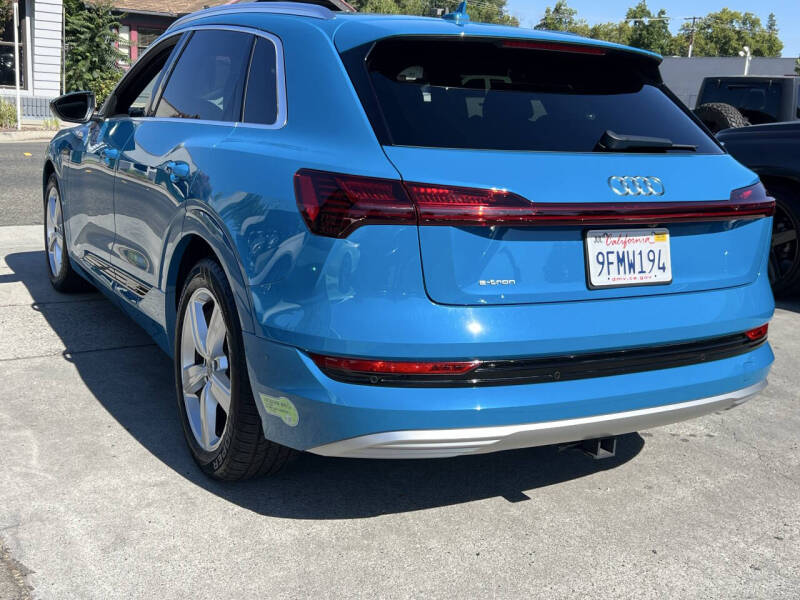 2019 Audi e-tron quattro Premium Plus