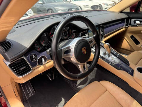 2016 Porsche Panamera