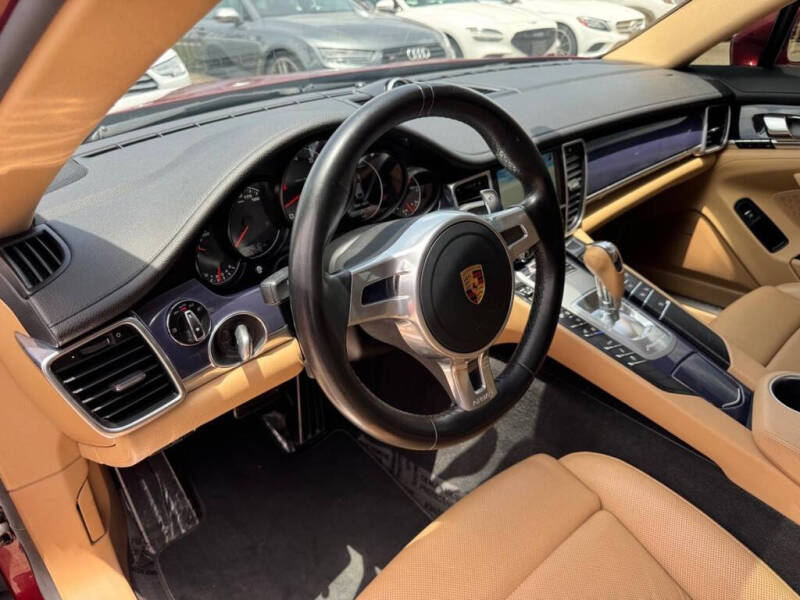 2016 Porsche Panamera