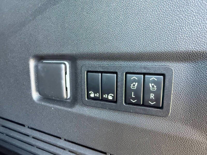 2022 Chevrolet Suburban RST