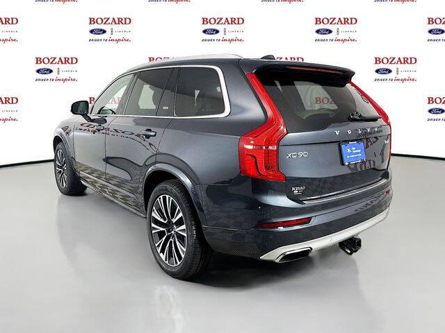 2021 Volvo XC90 T6 Momentum 7-Passenger
