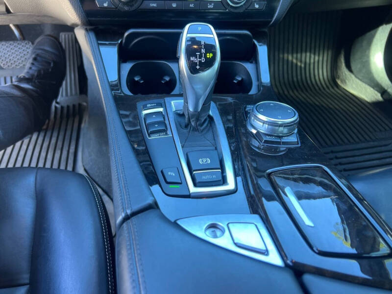 2016 BMW 5 Series 528i