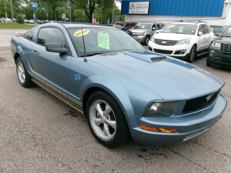 2005 Ford Mustang V6 Deluxe