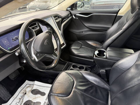 2015 Tesla Model S 70D