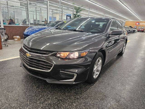 2018 Chevrolet Malibu for sale at Dixie Motors in Fairfield OH