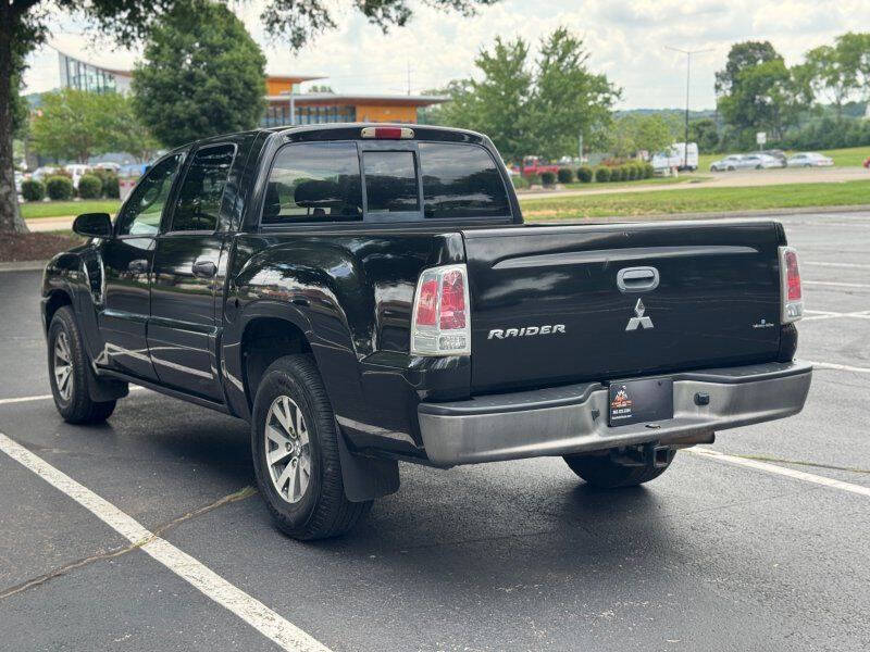 2008 Mitsubishi Raider LS