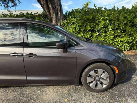 2018 Chrysler Pacifica Hybrid Limited