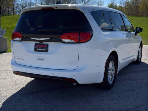2026 Chrysler Voyager LX
