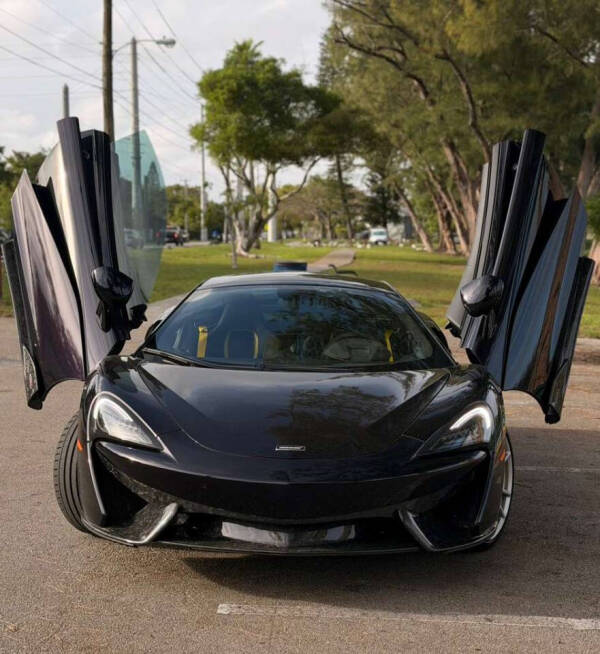 2018 McLaren 570GT