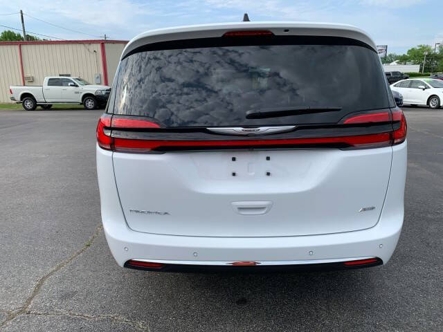2024 Chrysler Pacifica Touring L