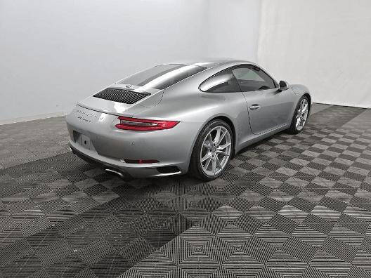 2018 Porsche 911 Carrera