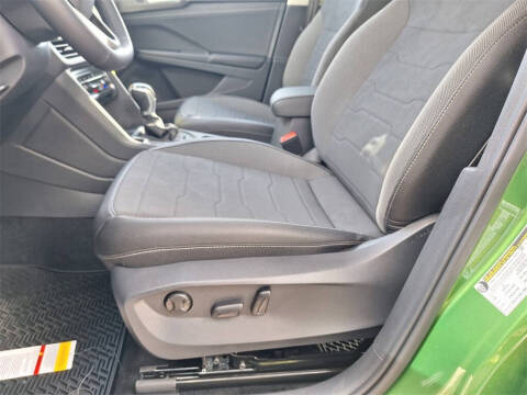 2026 Volkswagen Taos SE Black