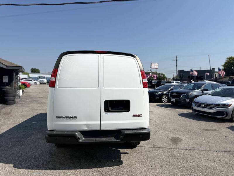 2023 GMC Savana 2500