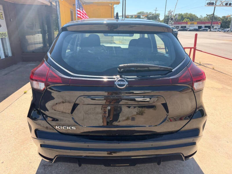 2022 Nissan Kicks S
