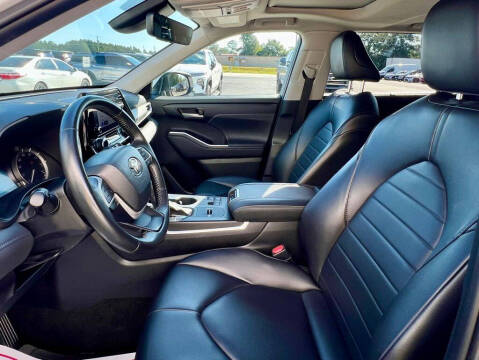 2024 Toyota Highlander XLE