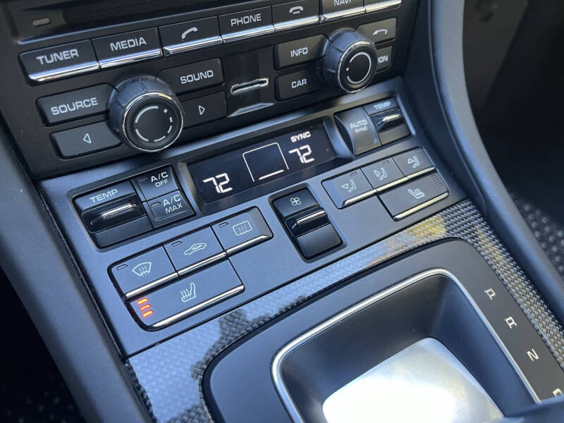 2015 Porsche 911 Carrera