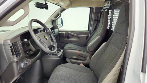 2025 Chevrolet Express 2500