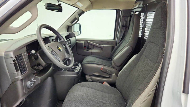 2025 Chevrolet Express 2500