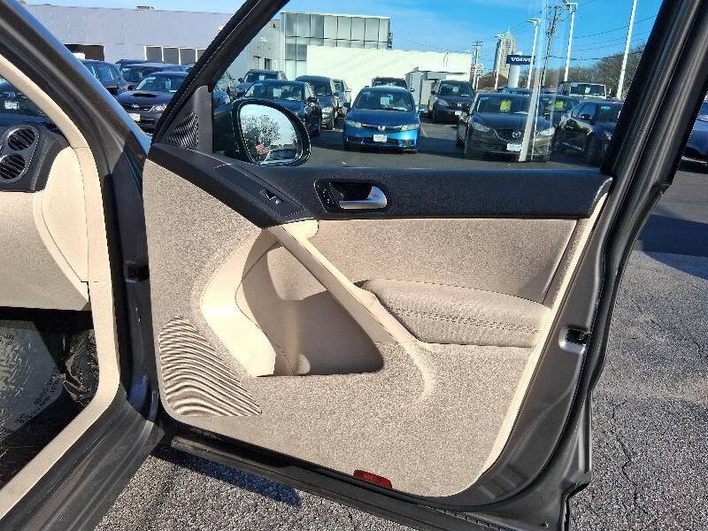 2011 Volkswagen Tiguan S 4Motion