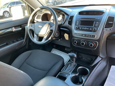2014 Kia Sorento LX