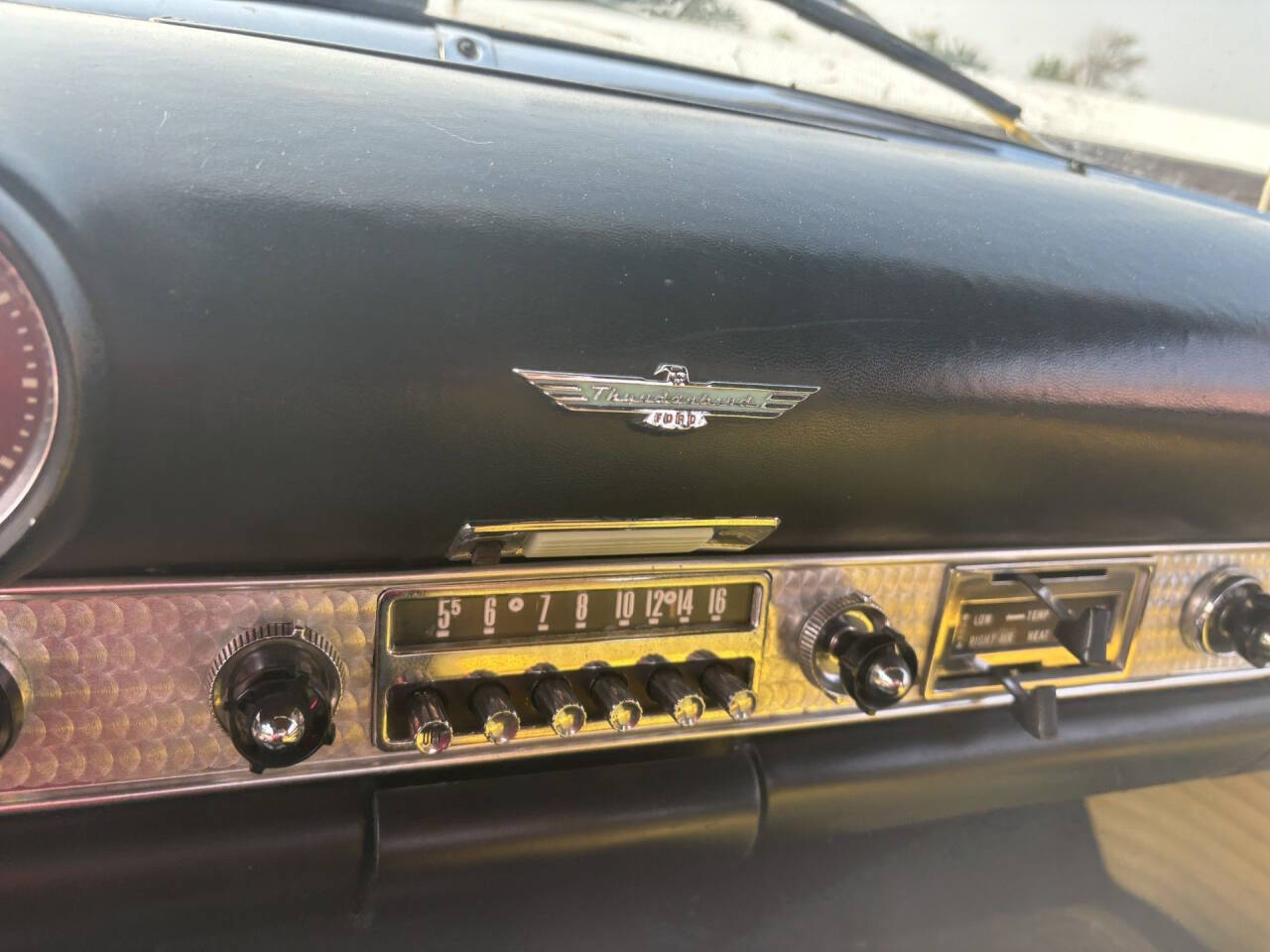 1955 Ford Thunderbird 28