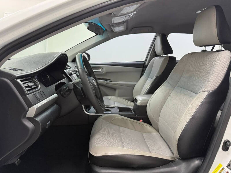 2017 Toyota Camry SE