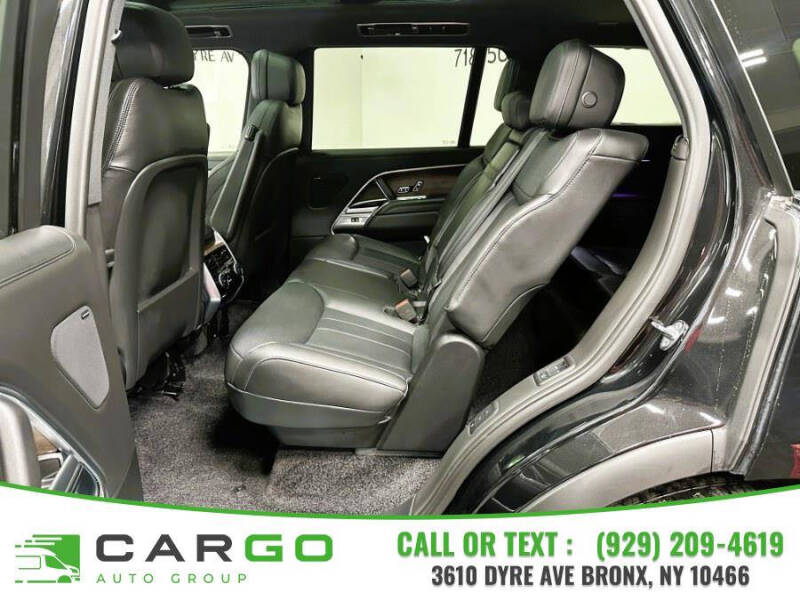 2025 Land Rover Range Rover P400 SE LWB