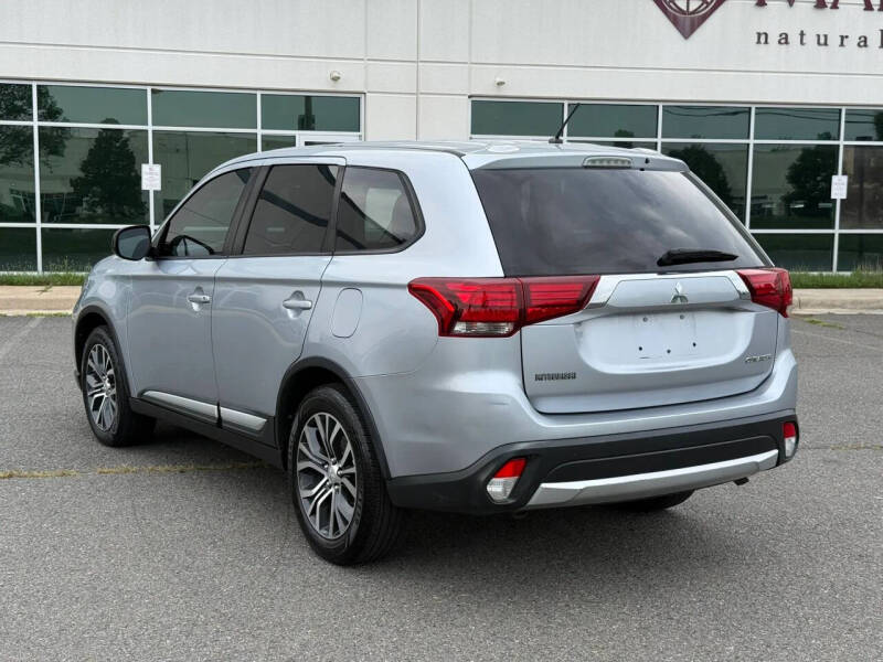 2016 Mitsubishi Outlander ES
