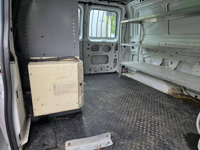 2005 Ford E-Series E-350 SD