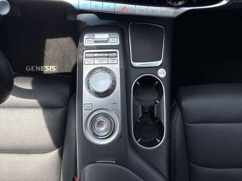 2025 Genesis GV70 2.5T Standard