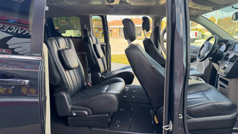 2014 Chrysler Town and Country Touring