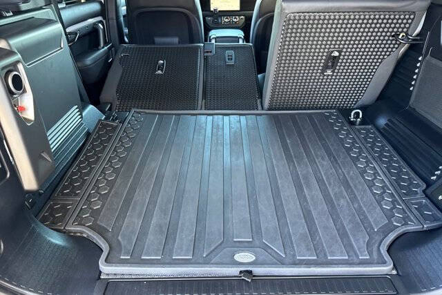 2023 Land Rover Defender 110 V8