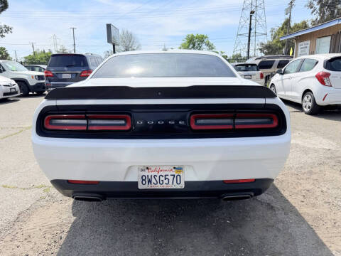 2018 Dodge Challenger SXT Plus