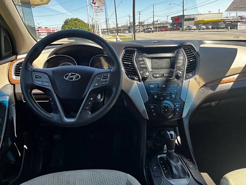 2016 Hyundai Santa Fe SE