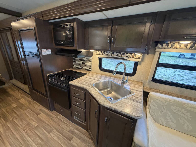 2018 Thor Motor Coach Ace 29.3
