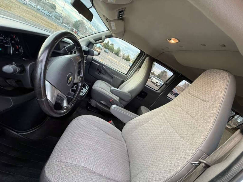 2017 Chevrolet Express LT 3500