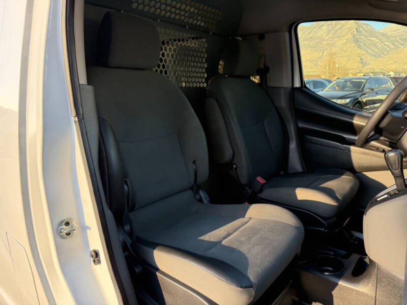 2017 Nissan NV200 SV