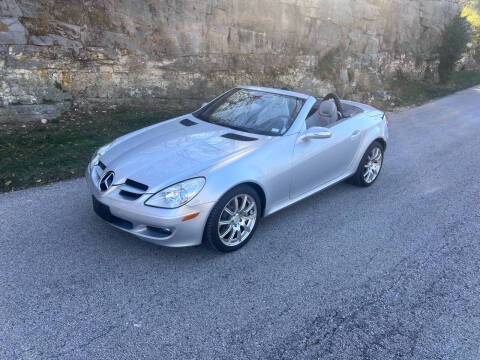 2006 Mercedes-Benz SLK for sale at Bogie's Motors in Saint Louis MO