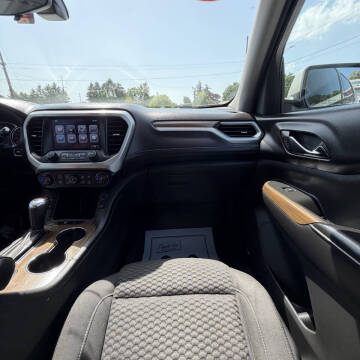 2017 GMC Acadia SLE-2