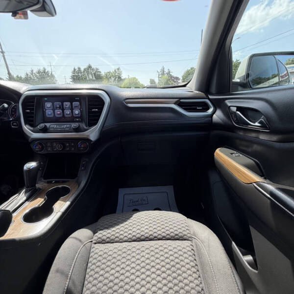 2017 GMC Acadia SLE-2