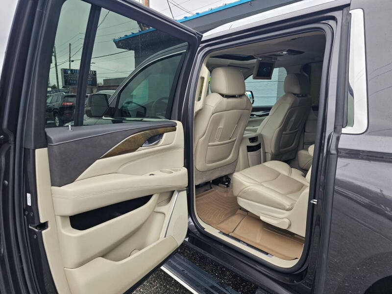 2018 Cadillac Escalade ESV Premium Luxury