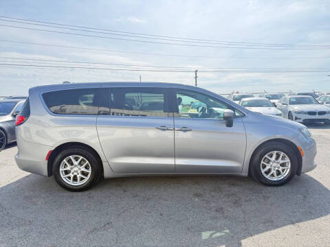 2017 Chrysler Pacifica Touring